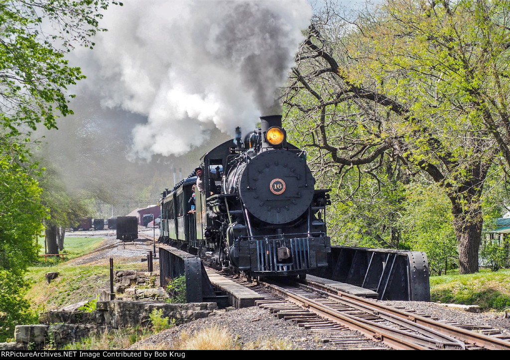 EBT 16 crosses the plate girder bridge over Blacklog Creek